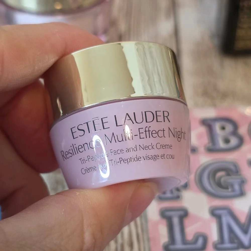 Women's Estee Lauder set of 7 makeup and skincare items